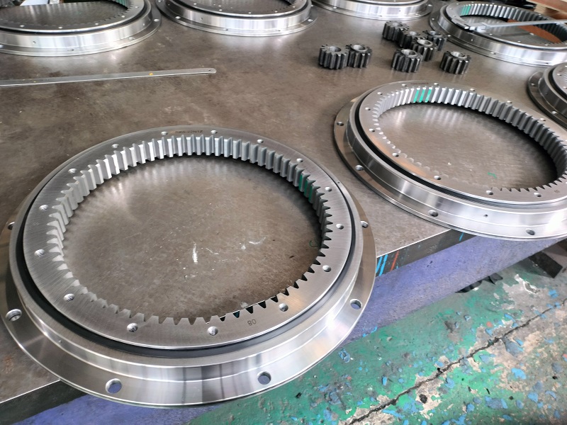 Slewing bearing RK6-22N1Z with internal teeth 648*447*56mm